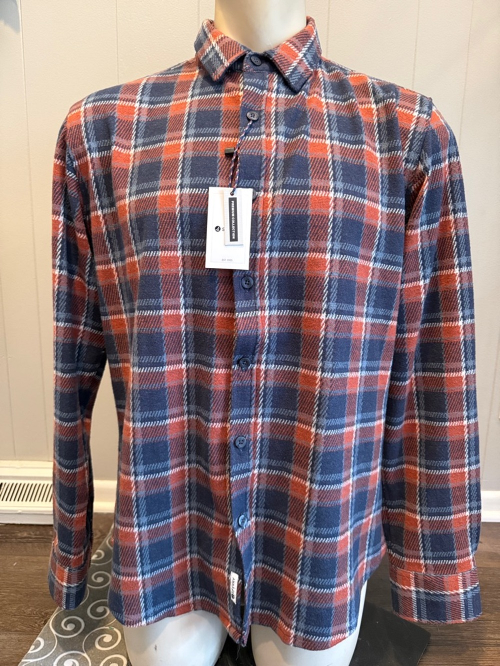 B39 Sperry Men's Large Plaid Button-Down Shirt in Navy and Rust